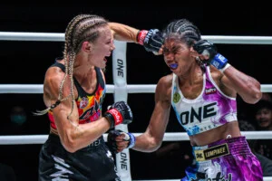 Zoe Neuschwander VS Susanti Ndapataka at The Inner Circle 32 21