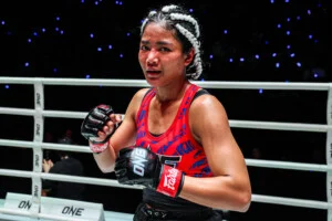 Duangdawnoi vs Aline Seiberth at The Inner Circle 33 18