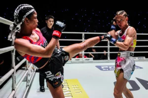 Duangdawnoi vs Aline Seiberth at The Inner Circle 33 16