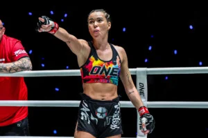 Mia Trevorrow vs Sheila Barrios at The Inner Circle 33 19