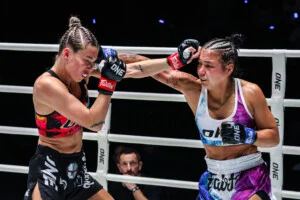Mia Trevorrow vs Sheila Barrios at The Inner Circle 33 15