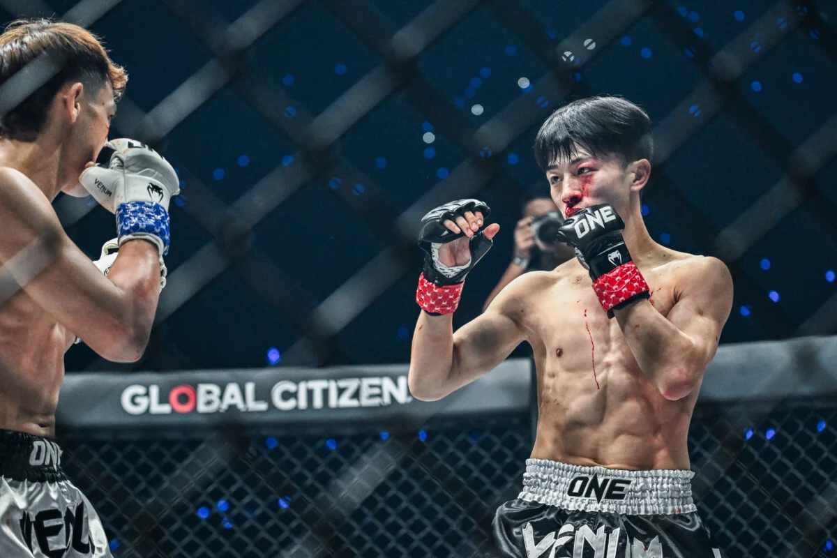 Nadaka and Rifdean Masdor sizing each other up during their World Title battle at ONE SAMURAI 4.