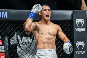 Jonathan Haggerty vs Hiroki Akimoto at ONE SAMURAI 4 18