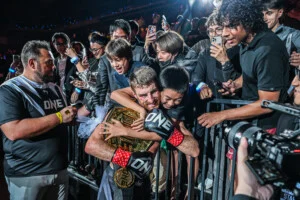 Jonathan Haggerty vs Hiroki Akimoto at ONE SAMURAI 4 14