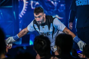 Masaaki Noiri vs Mohammad Siasarani at ONE SAMURAI 4 13 1