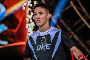 Masaaki Noiri vs Mohammad Siasarani at ONE SAMURAI 4 13 14