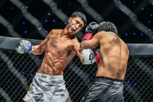 Yuki Yoza vs Nabil Anane at ONE SAMURAI 4 13