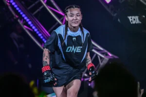 Itsuki Hirata vs Jihin Radzuan at ONE SAMURAI 4 29