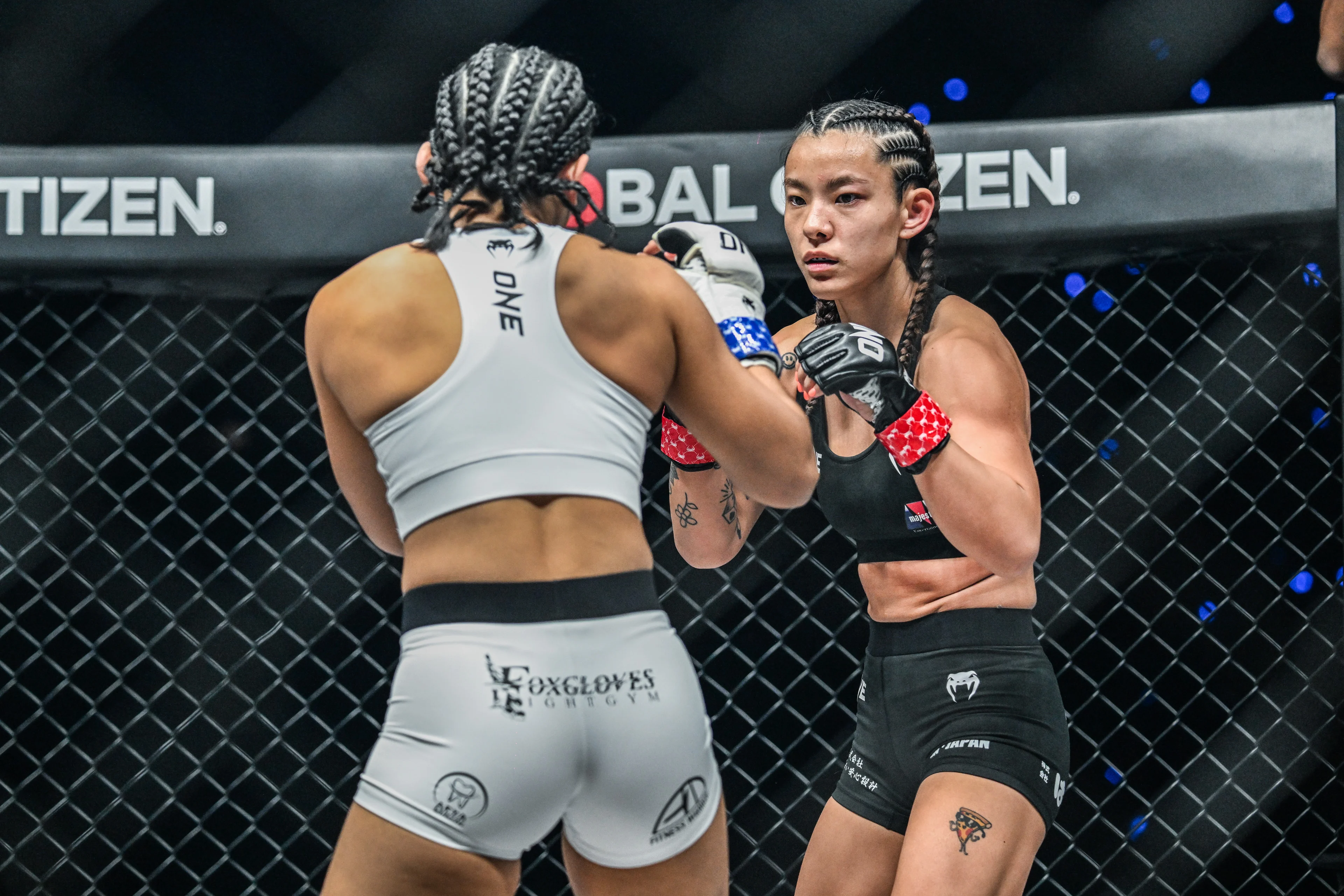 Itsuki Hirata vs Jihin Radzuan at ONE SAMURAI 4 26.jpg