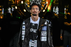 Shintaro Matsukura vs Sinsamut at ONE SAMURAI 4 12