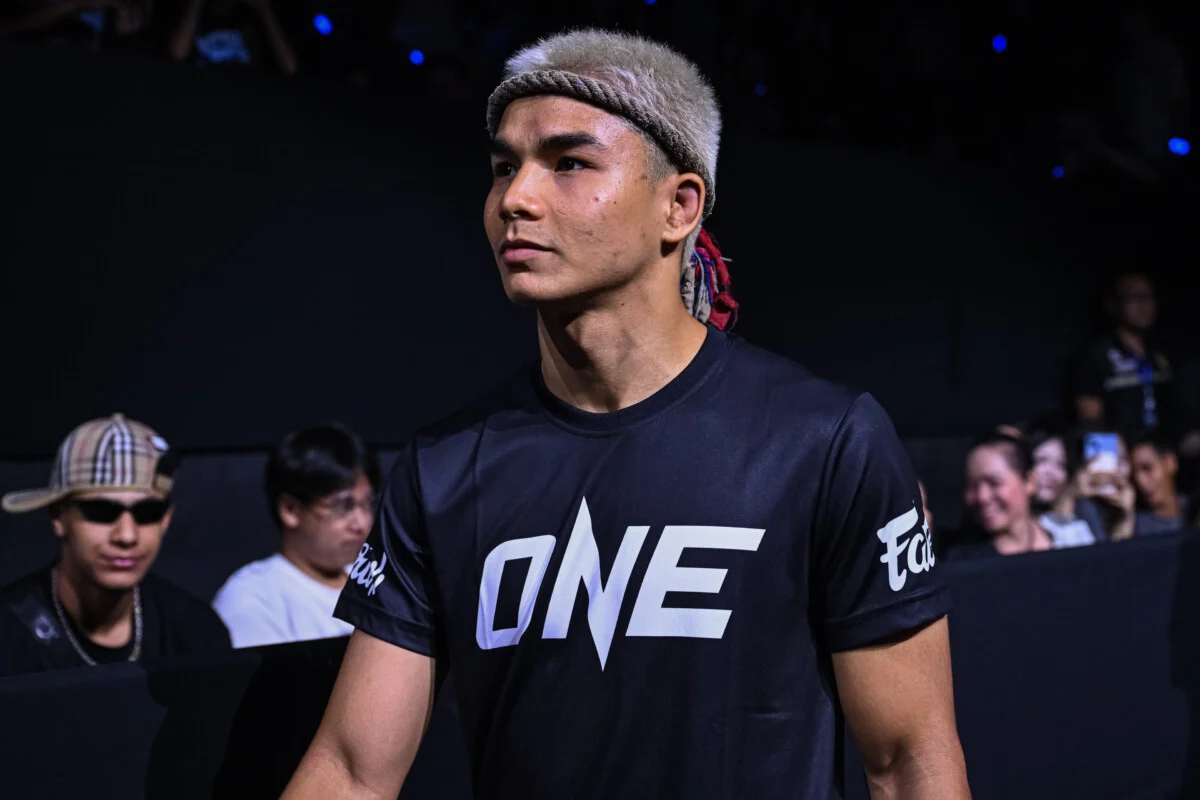Johan Ghazali heads to the ring for Diego Paez fight at The Inner Circle 35.